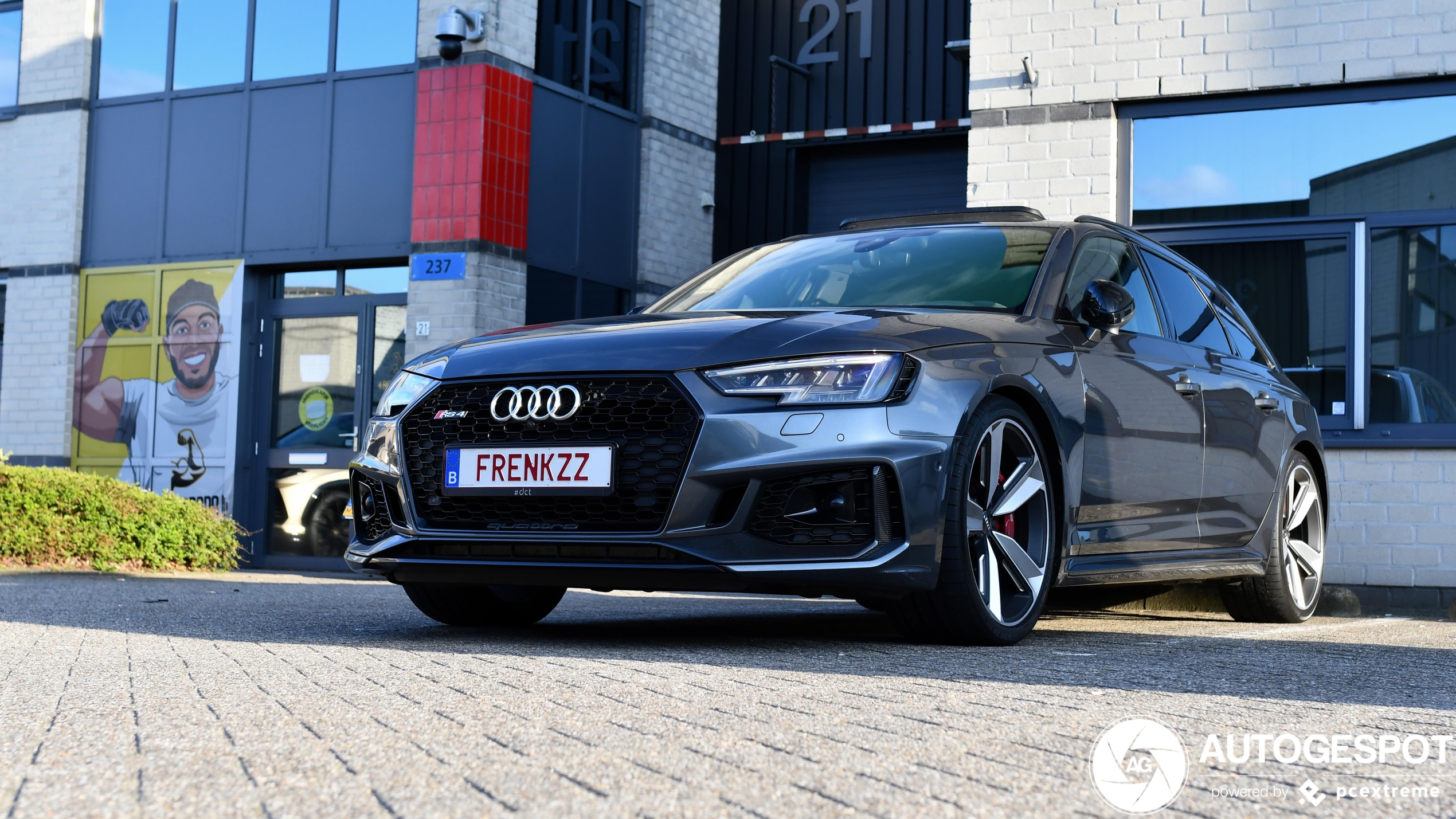 Audi RS4 Avant B9