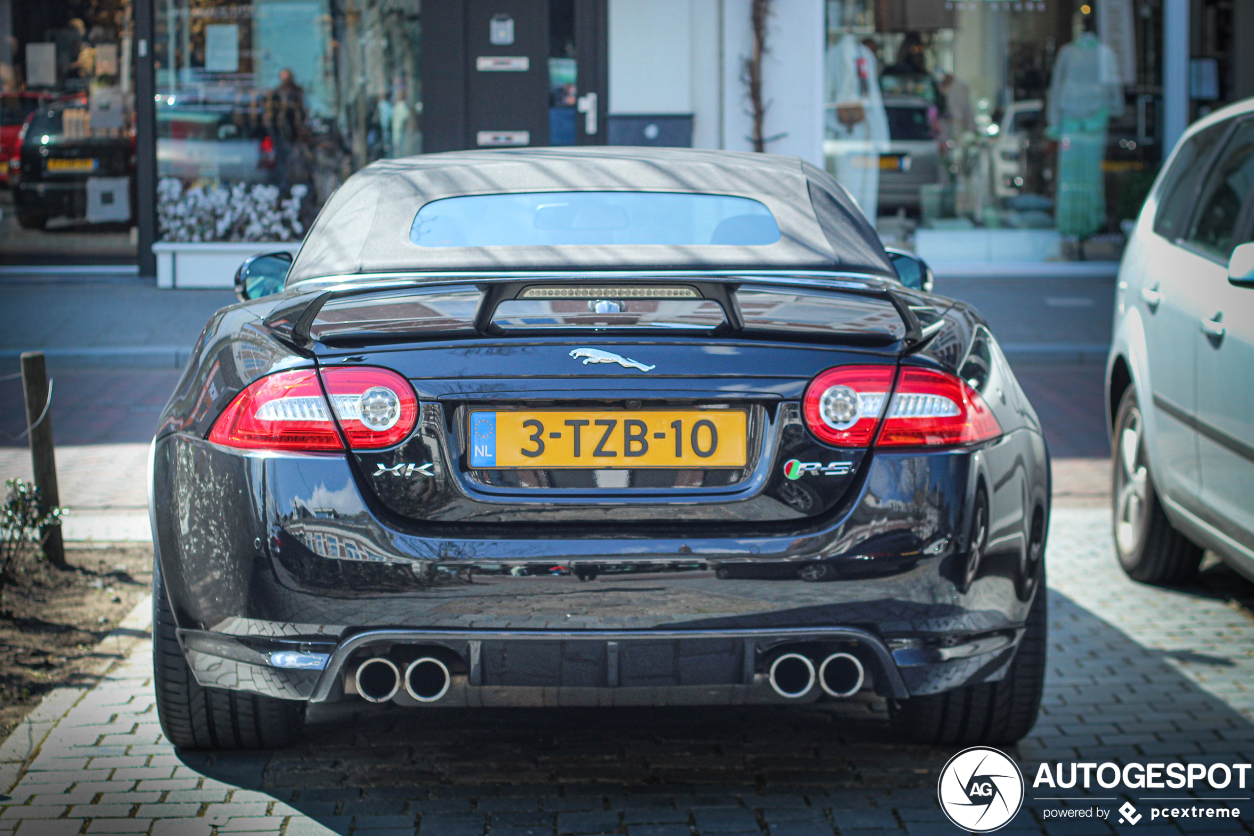 Jaguar XKR-S Convertible 2012