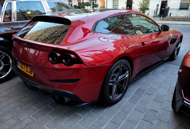 Ferrari GTC4Lusso