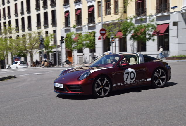 Porsche 992 Targa 4S Heritage Design Edition