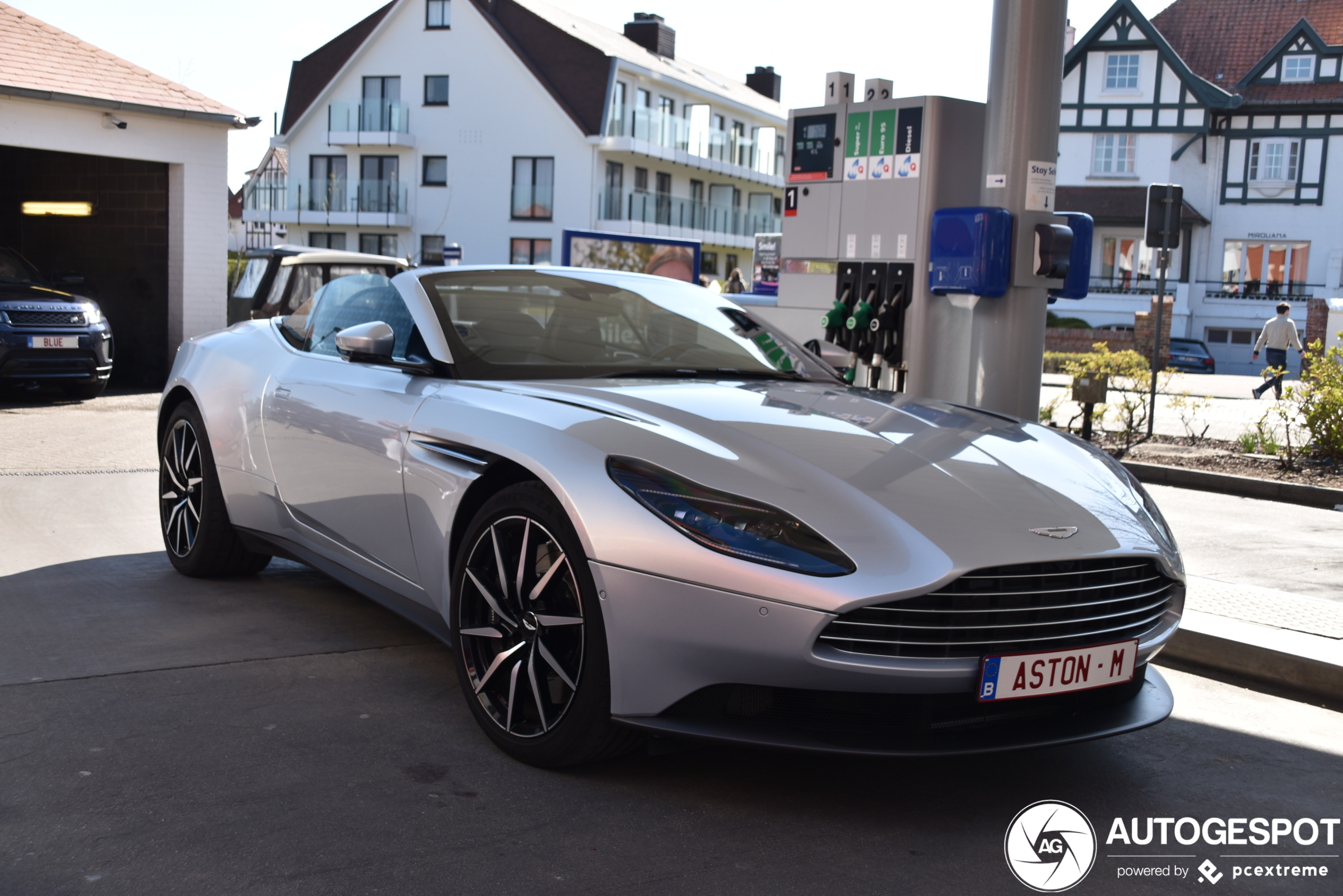 Aston Martin DB11 V8 Volante