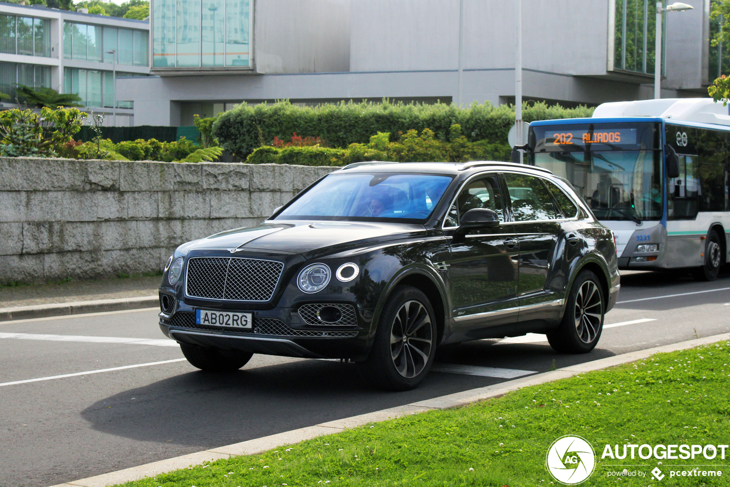 Bentley Bentayga Hybrid