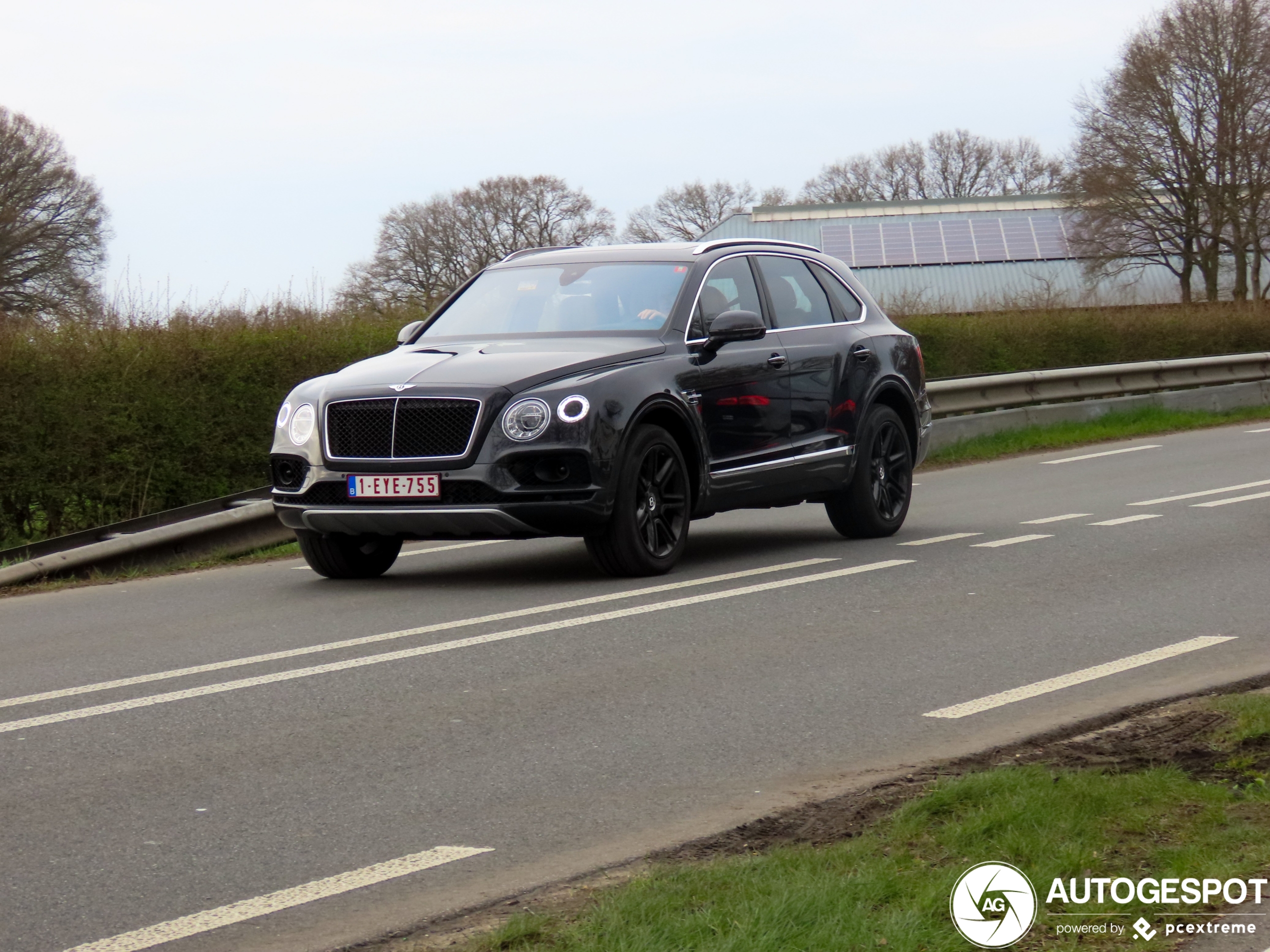 Bentley Bentayga V8