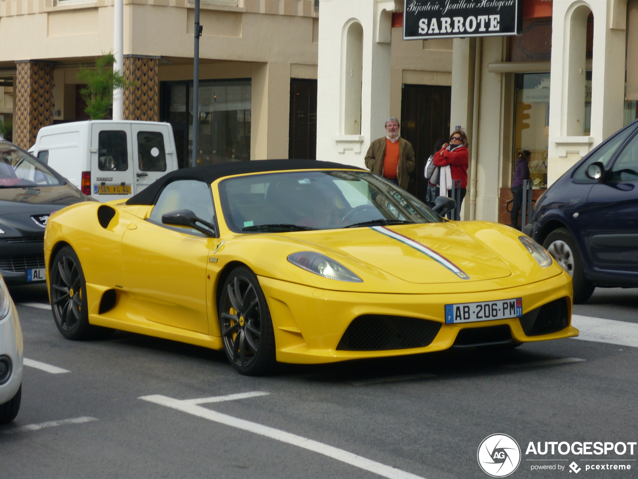 Ferrari Scuderia Spider 16M