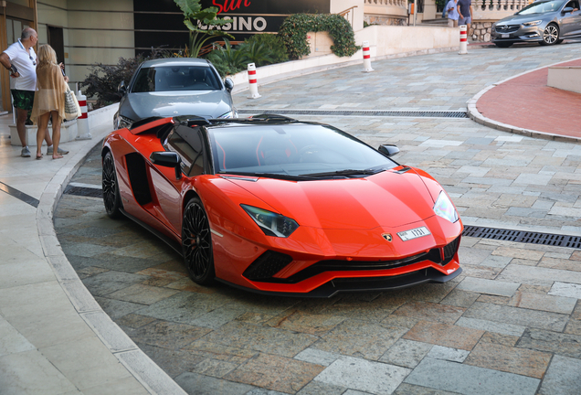 Lamborghini Aventador S LP740-4 Roadster