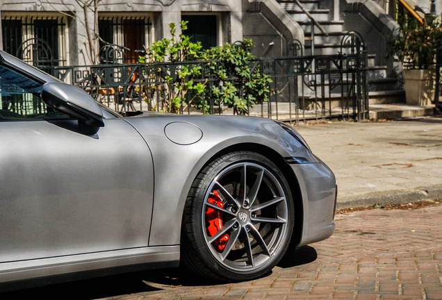 Porsche 992 Carrera 4S Cabriolet