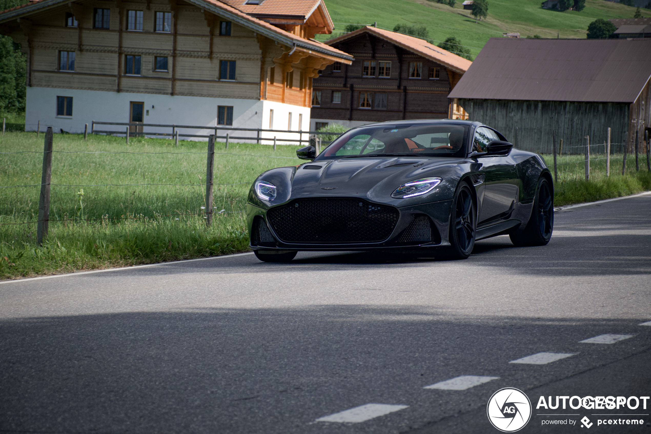 Aston Martin DBS Superleggera