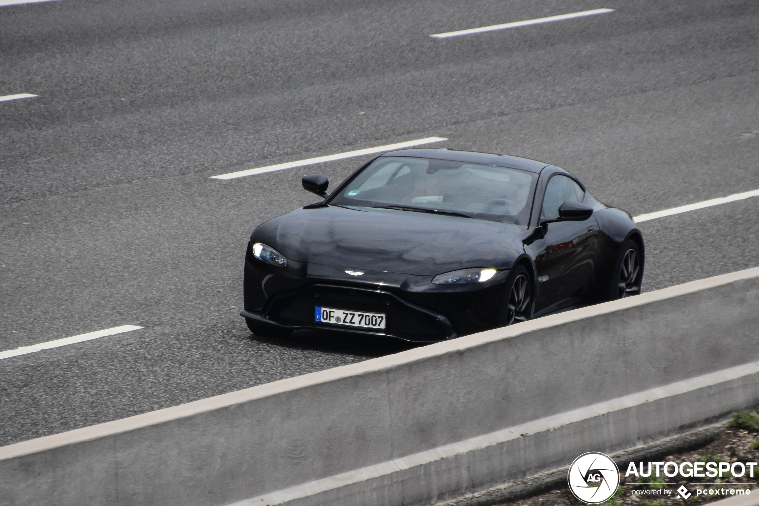 Aston Martin V8 Vantage 2018