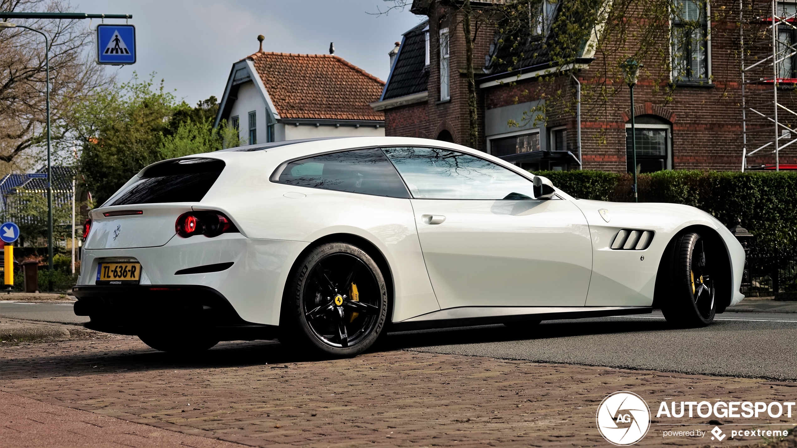 Ferrari GTC4Lusso T