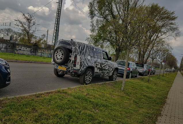 Land Rover Defender 2021