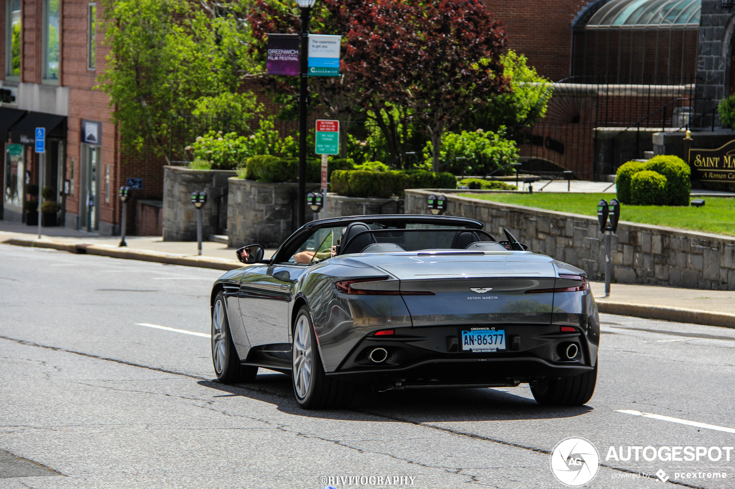 Aston Martin DB11 V8 Volante