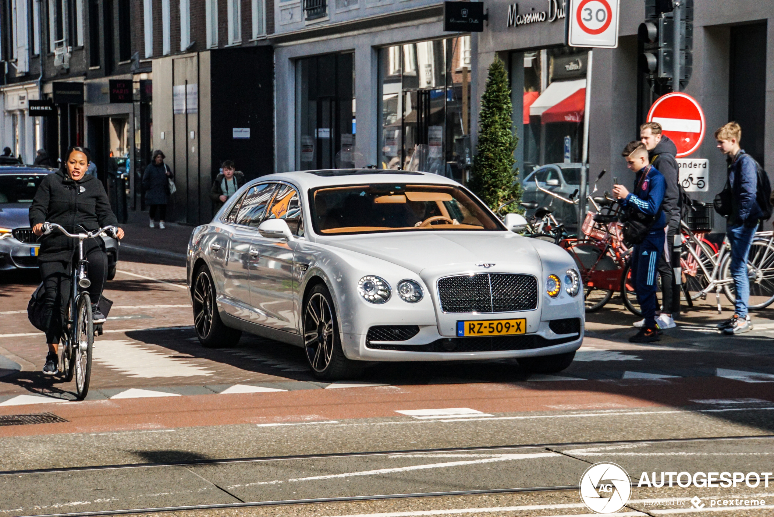 Bentley Flying Spur V8 S