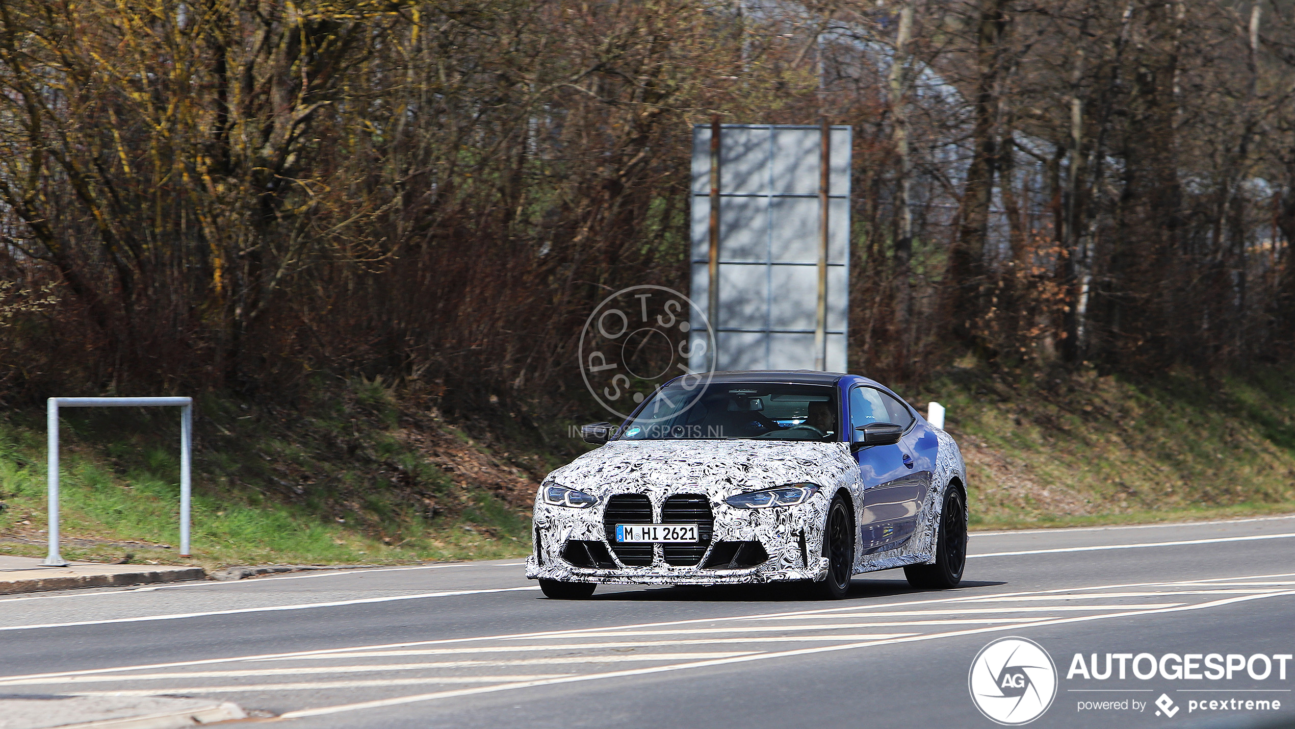 BMW M4 CSL laat een beetje kleur zien