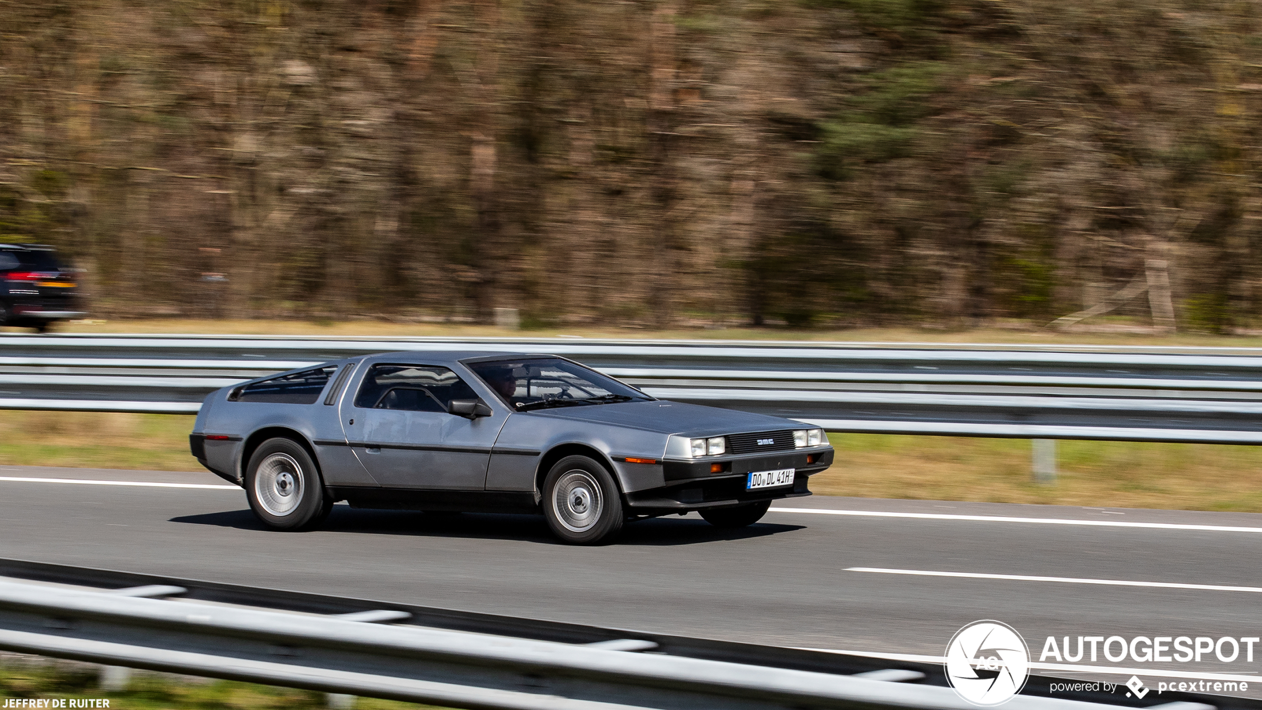 DeLorean DMC-12