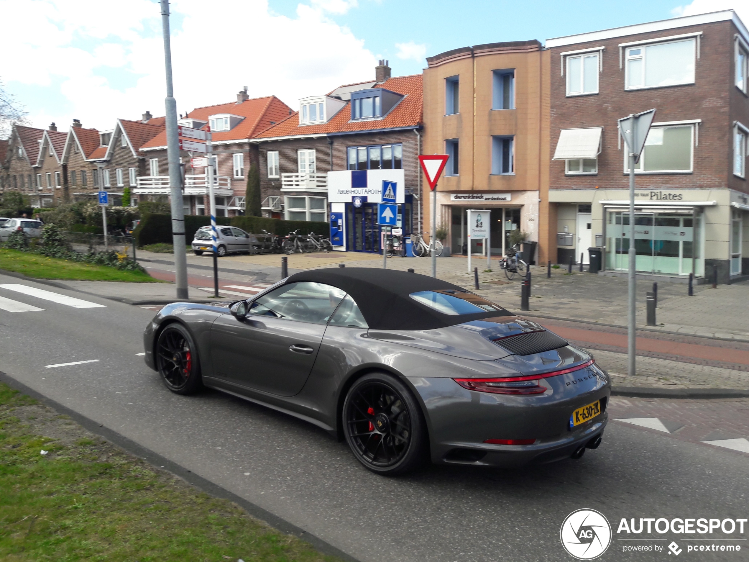 Porsche 991 Carrera 4 GTS Cabriolet MkII