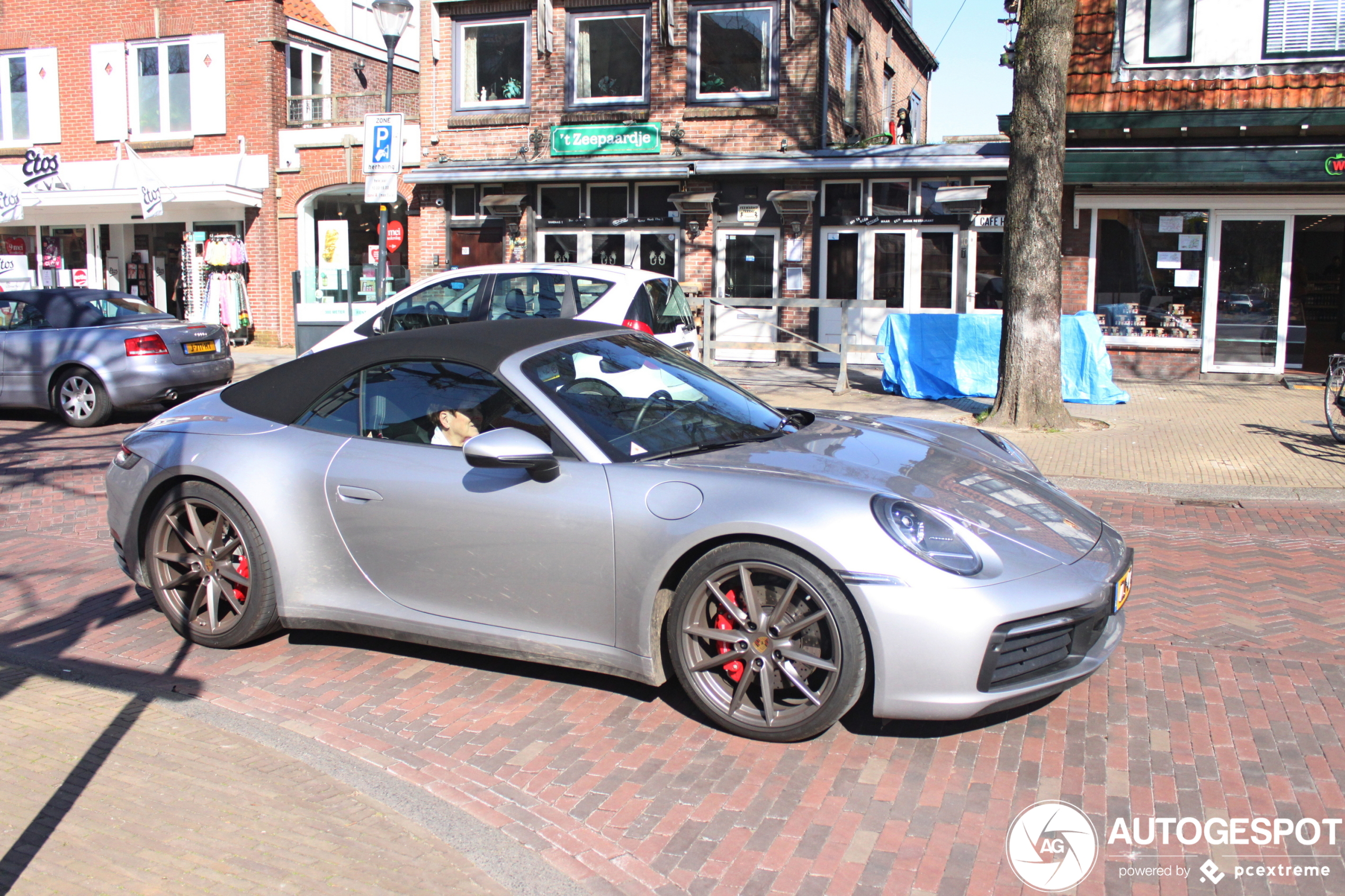 Porsche 992 Carrera 4S Cabriolet