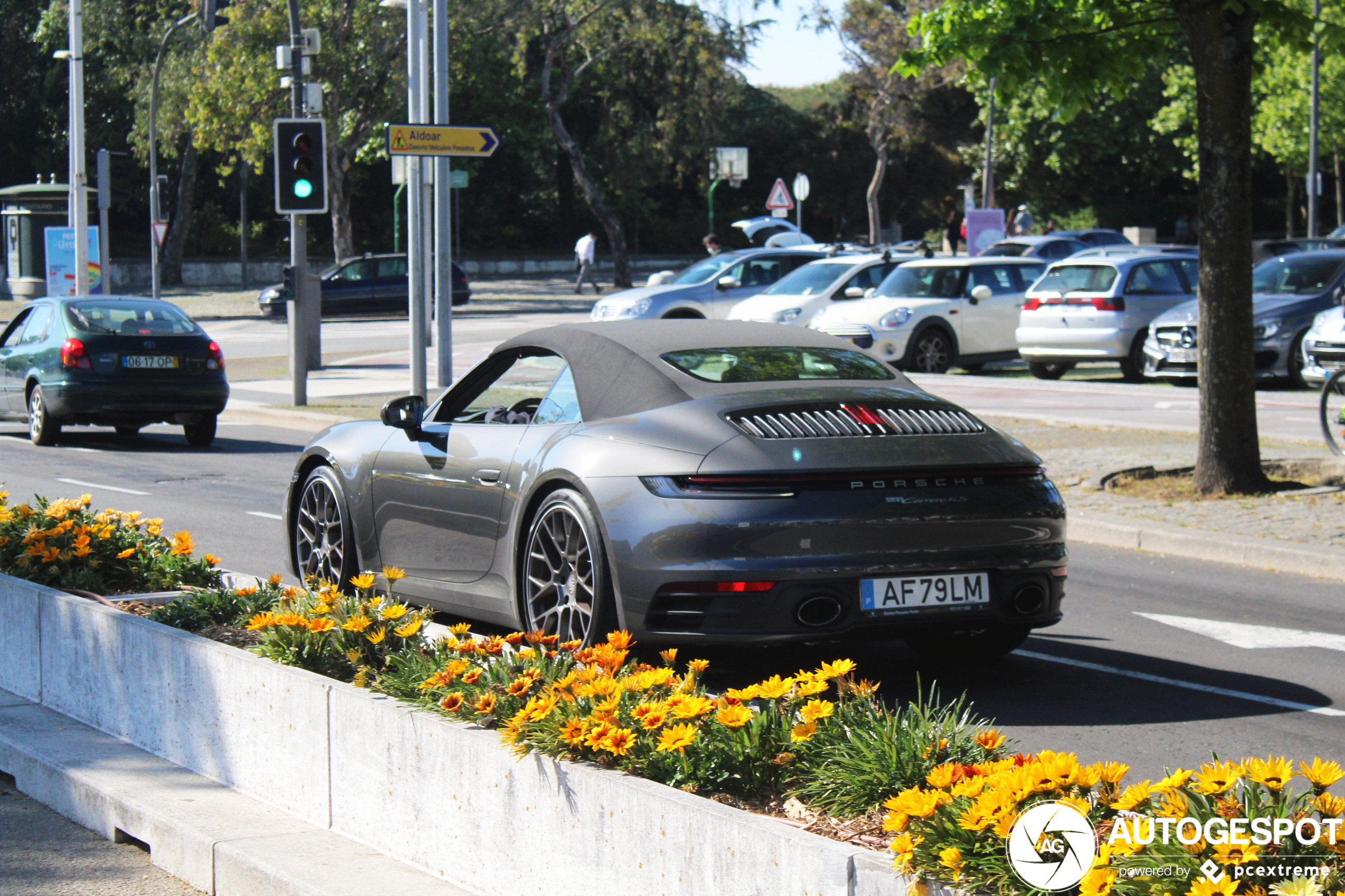 Porsche 992 Carrera 4S Cabriolet