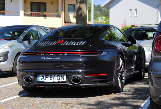 Porsche 992 Carrera 4S