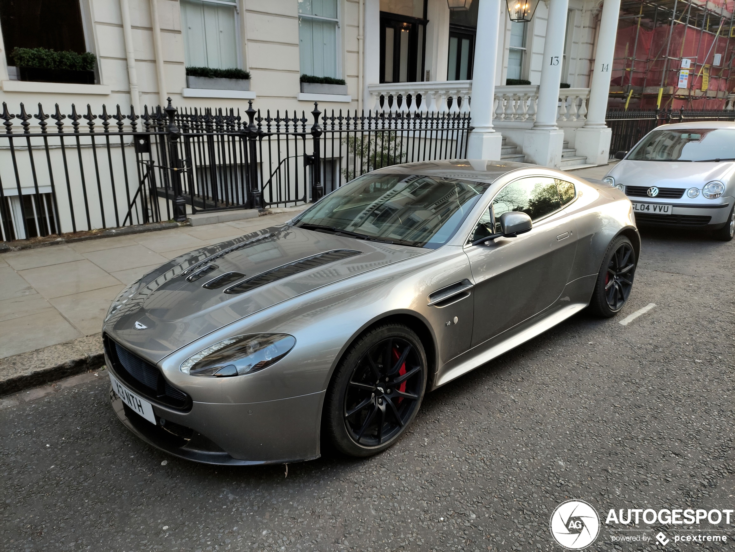 Aston Martin V12 Vantage S