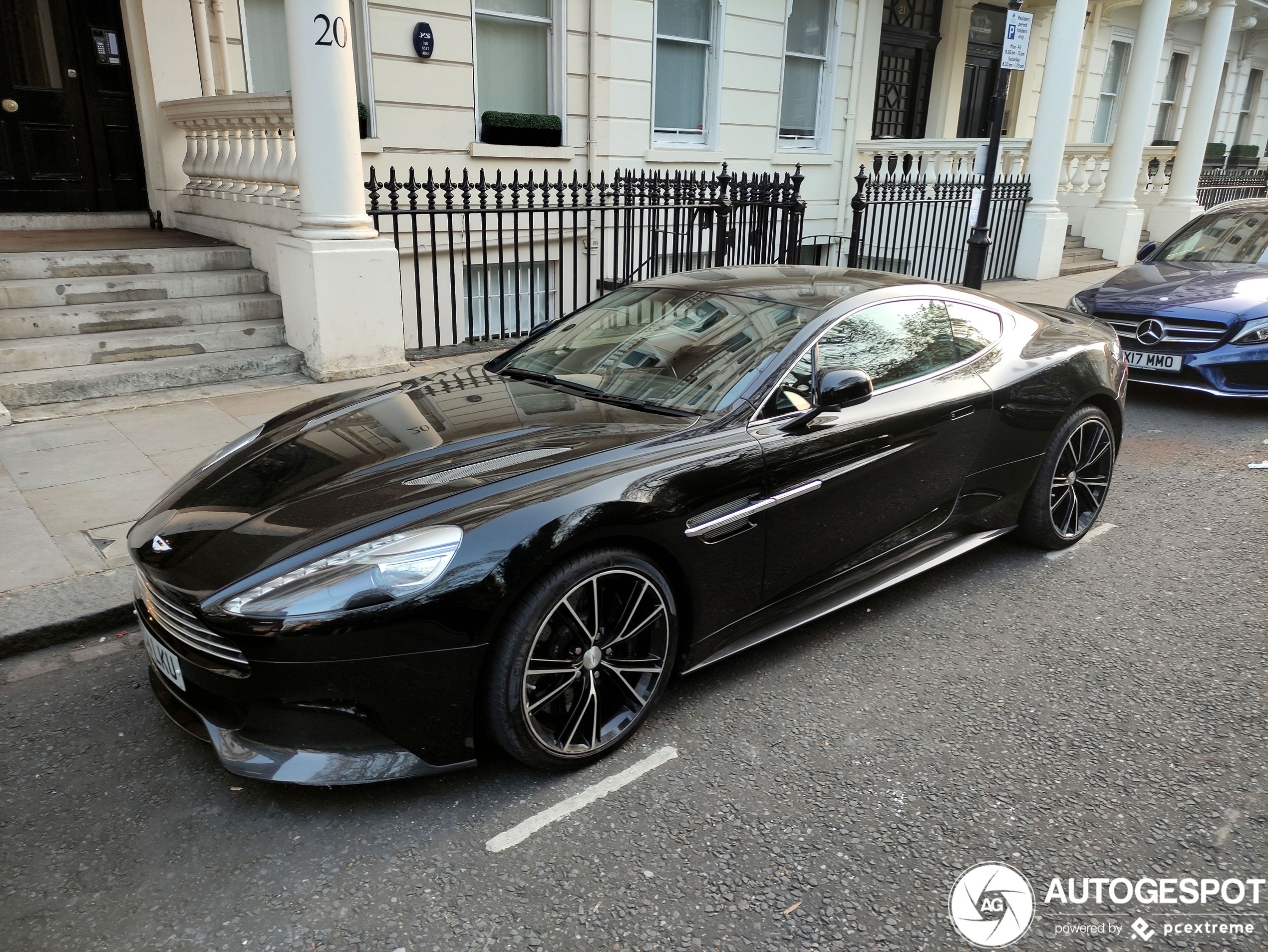 Aston Martin Vanquish 2013