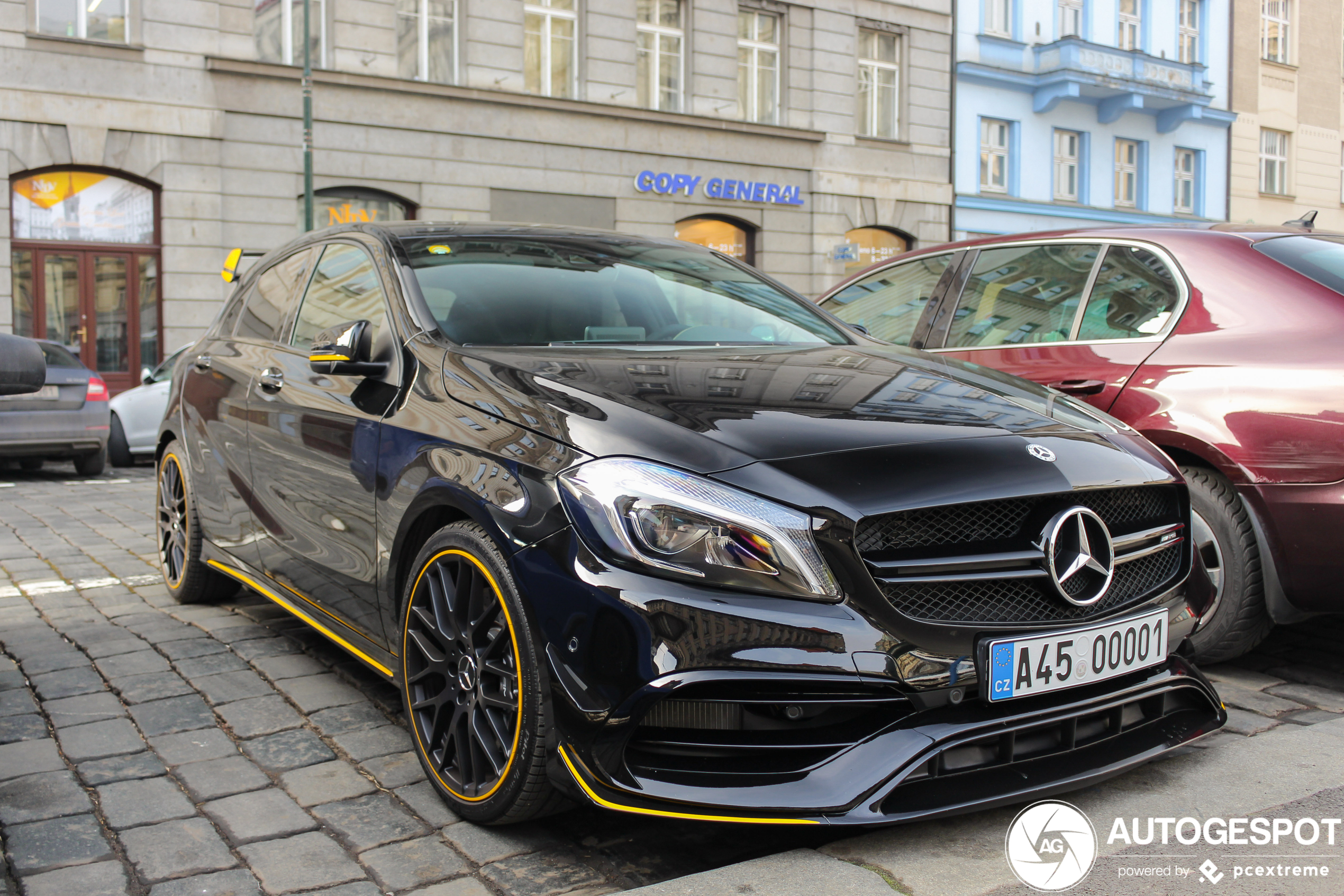 Mercedes-AMG A 45 W176 Yellow Night Edition