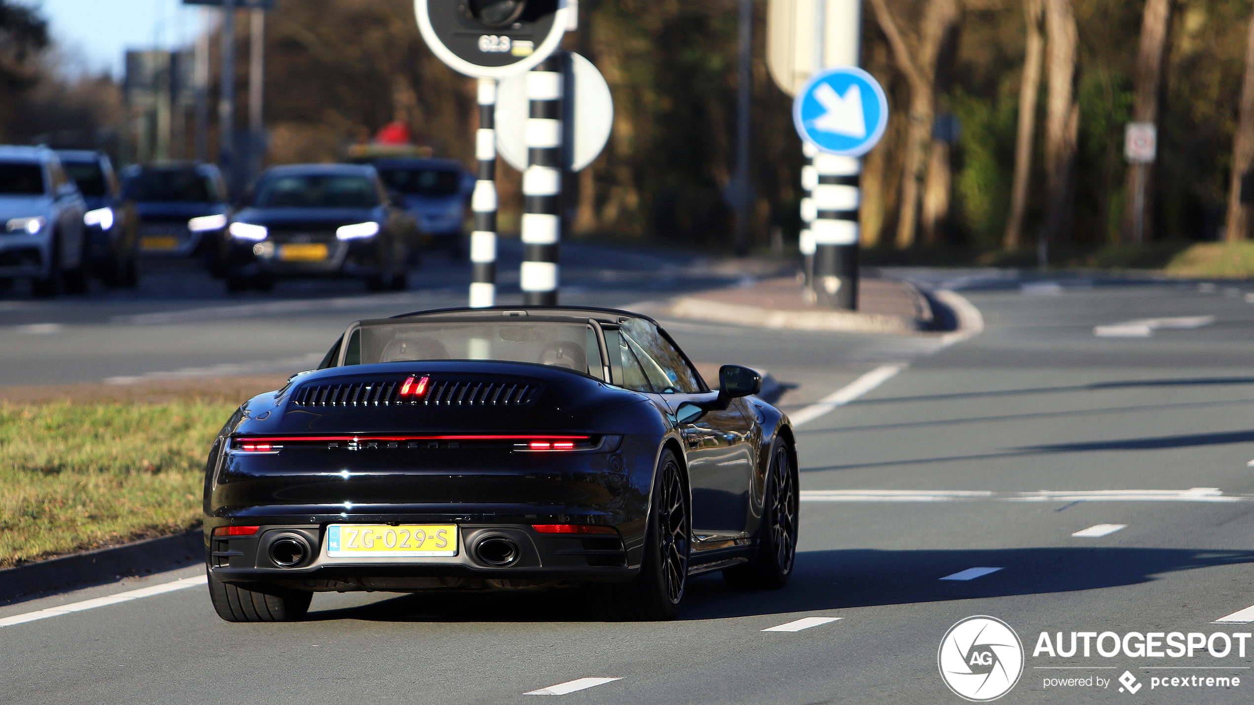 Porsche 992 Carrera 4S Cabriolet