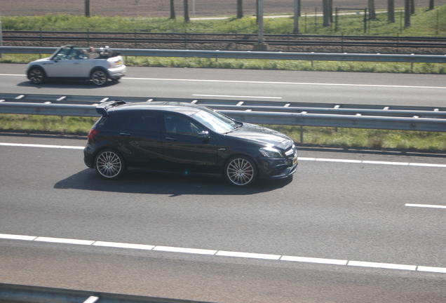 Mercedes-AMG A 45 W176 2015