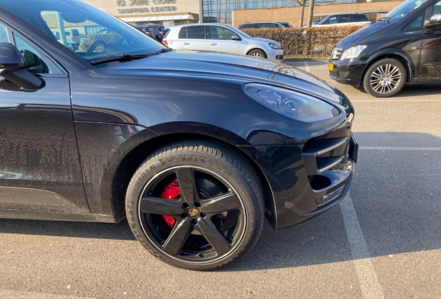 Porsche 95B Macan Turbo