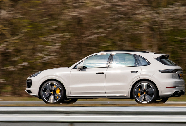 Porsche 9YA Cayenne GTS