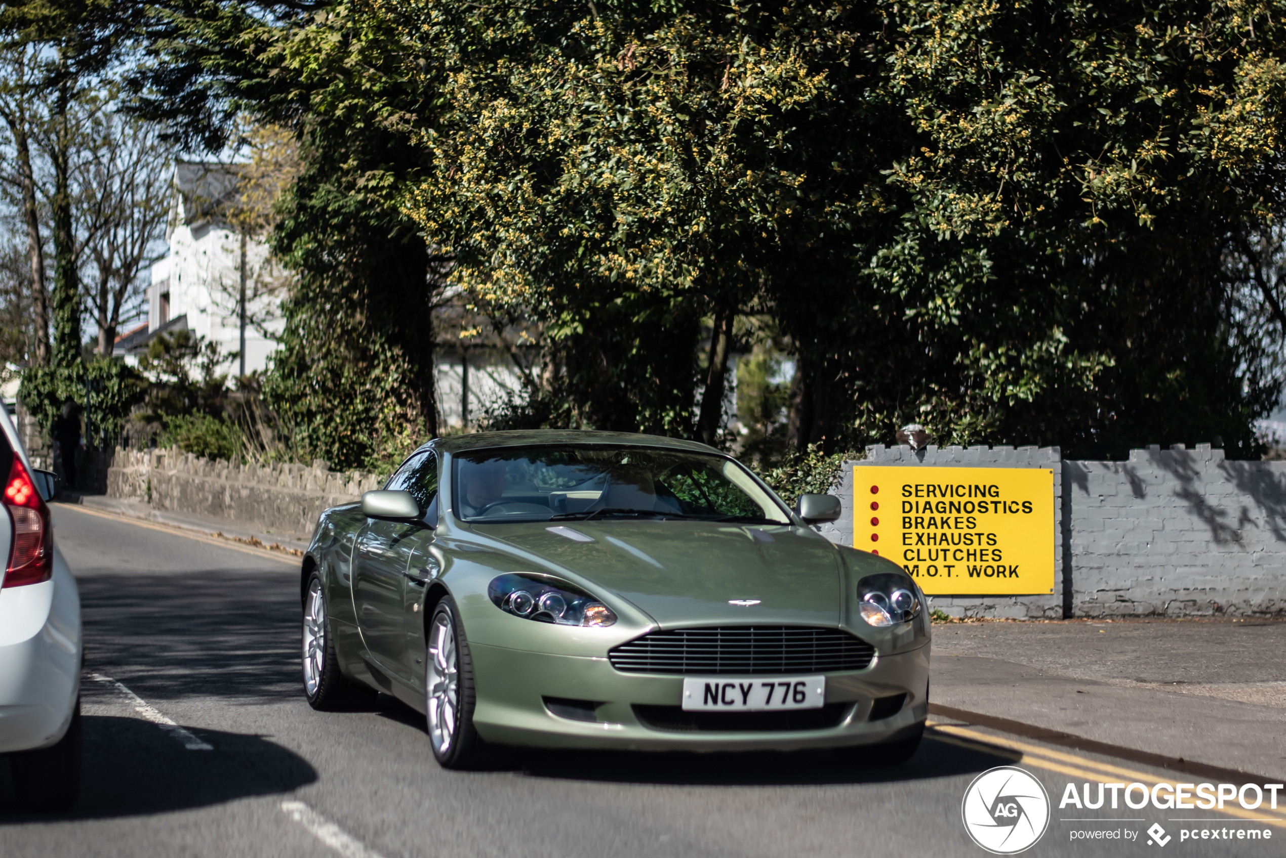 Aston Martin DB9