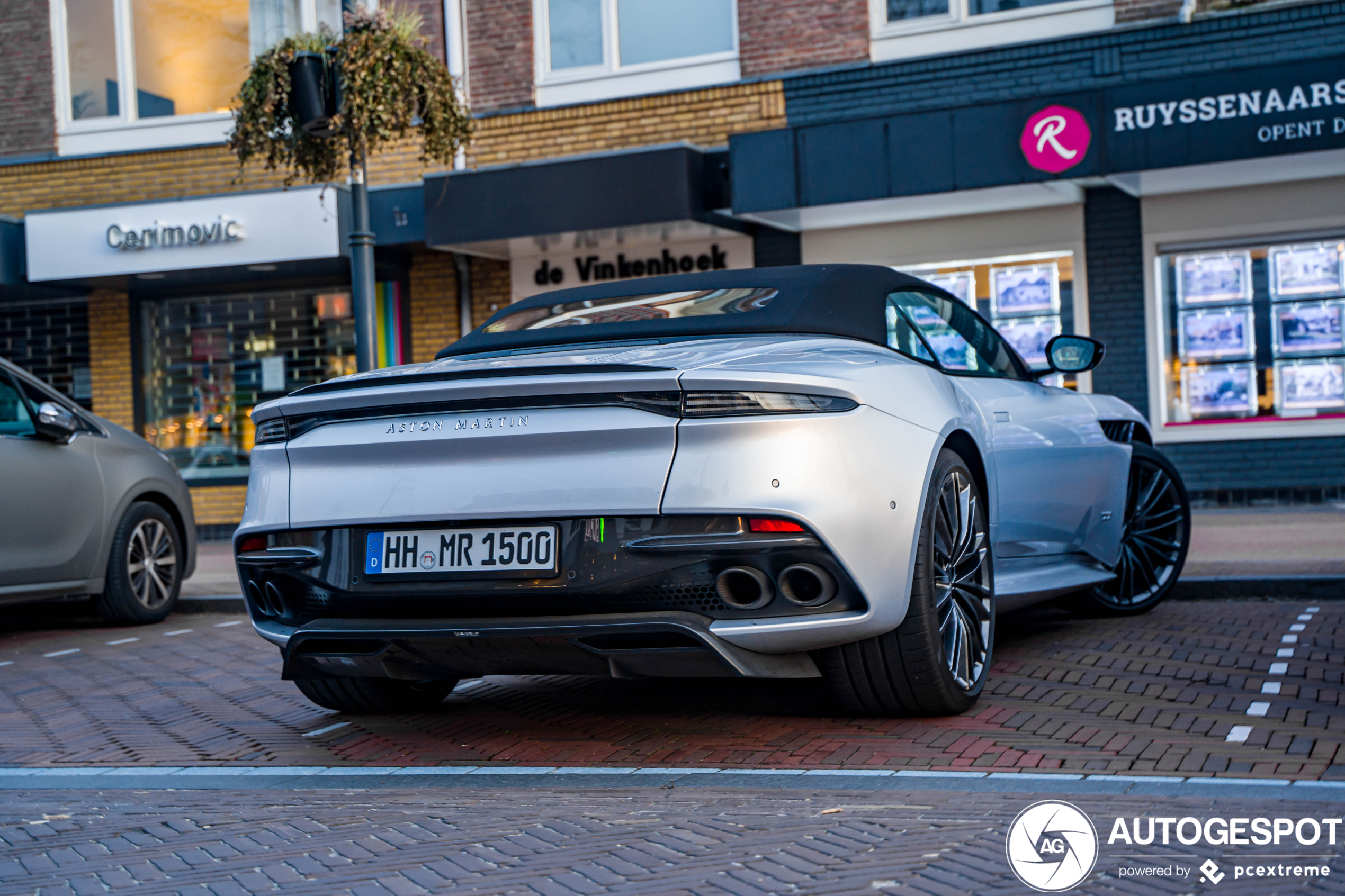 Aston Martin DBS Superleggera Volante