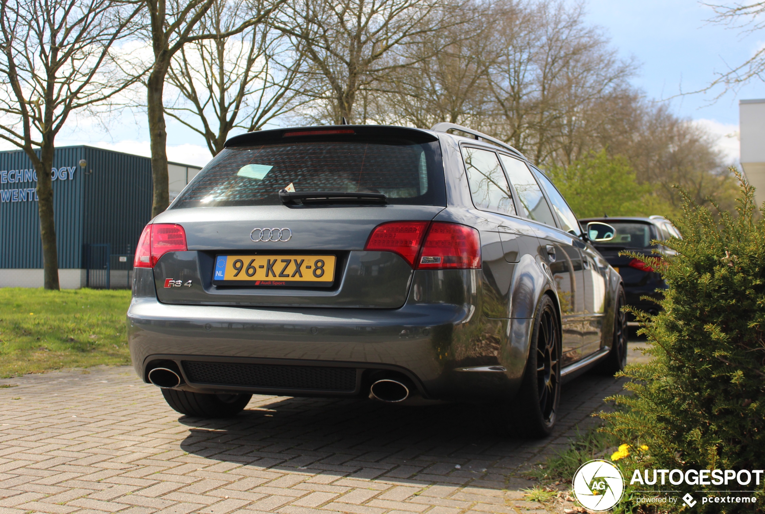 Audi RS4 Avant B7