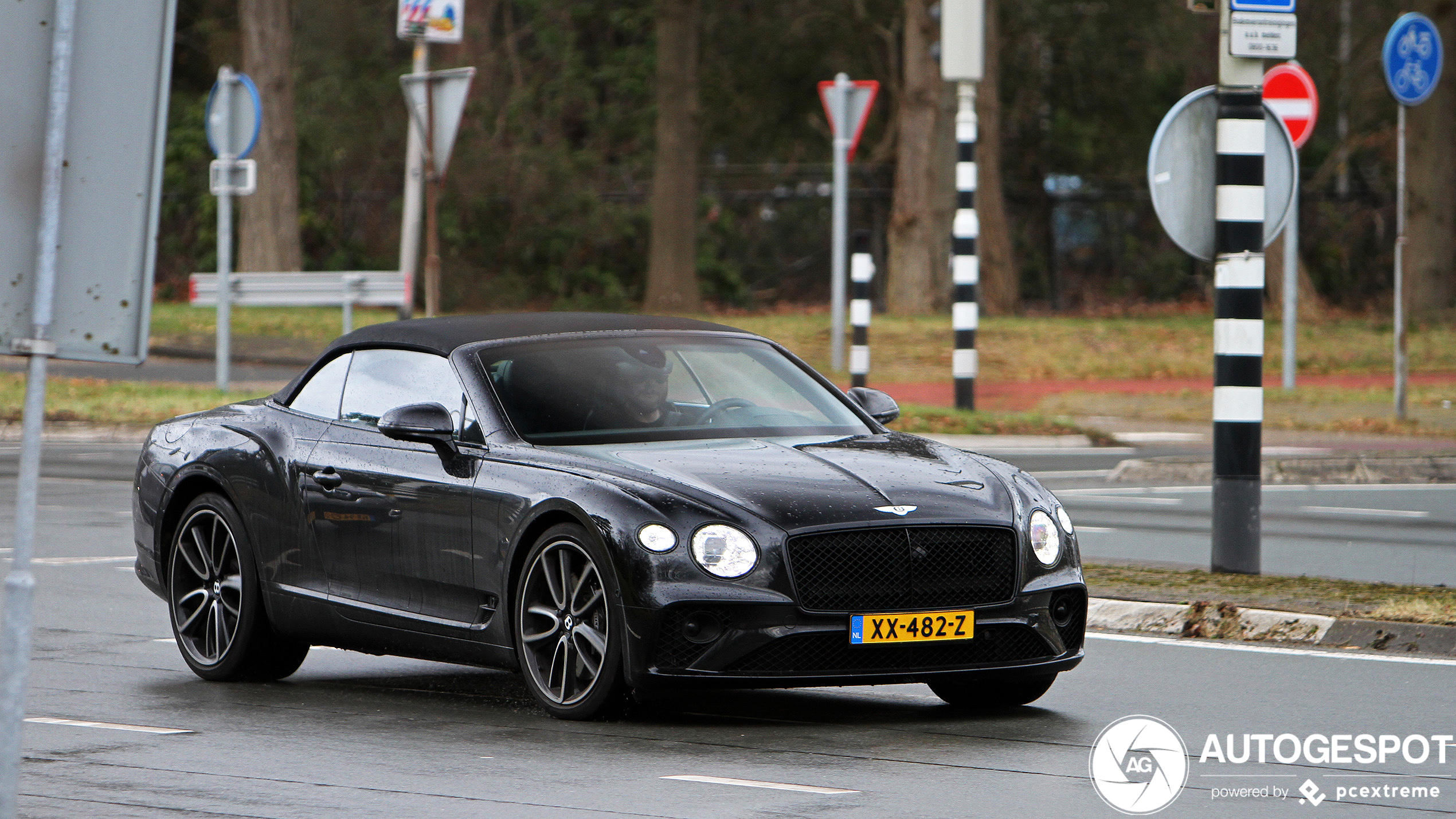 Bentley Continental GTC 2019