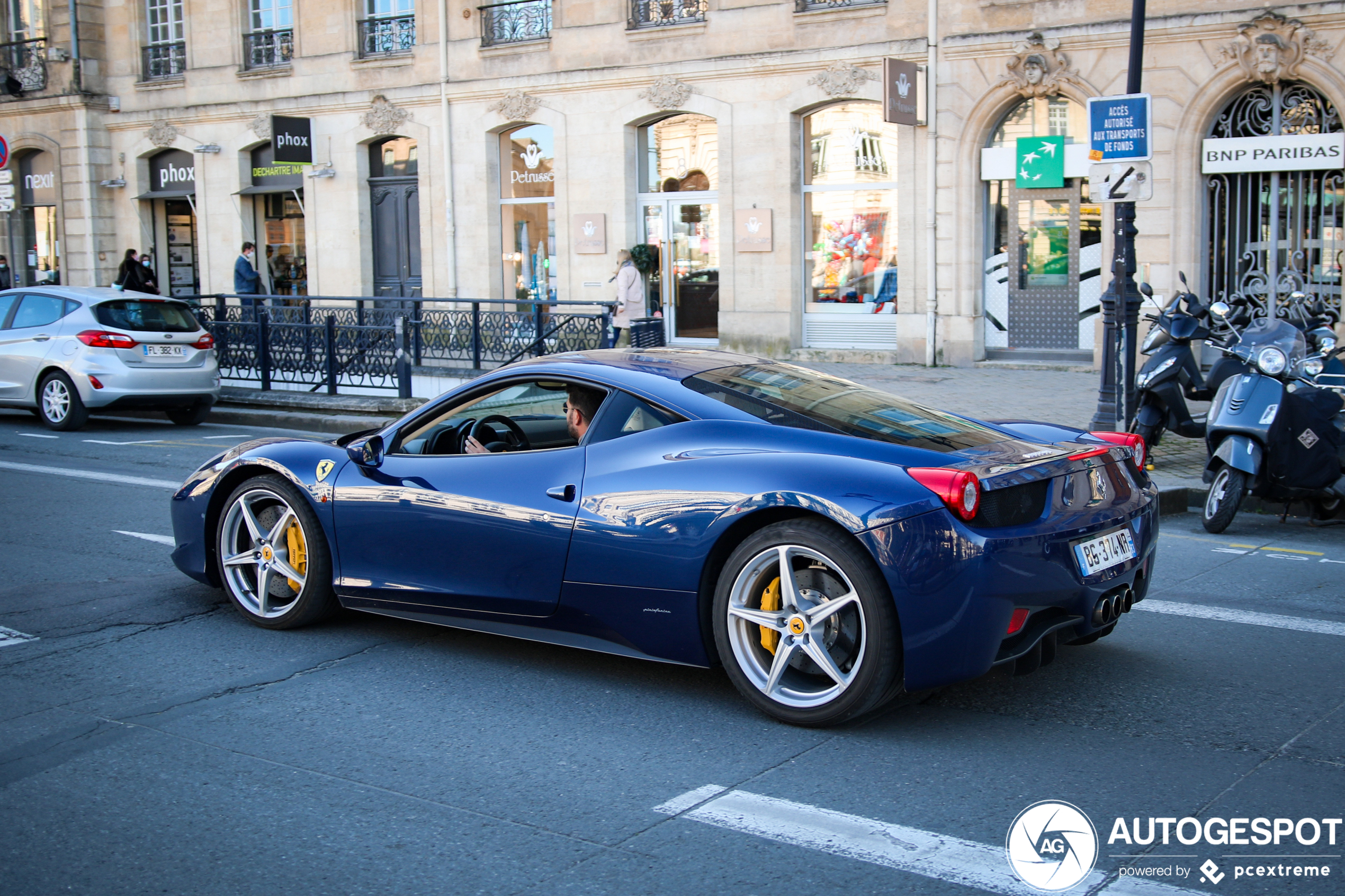 Ferrari 458 Italia blaue Tapete