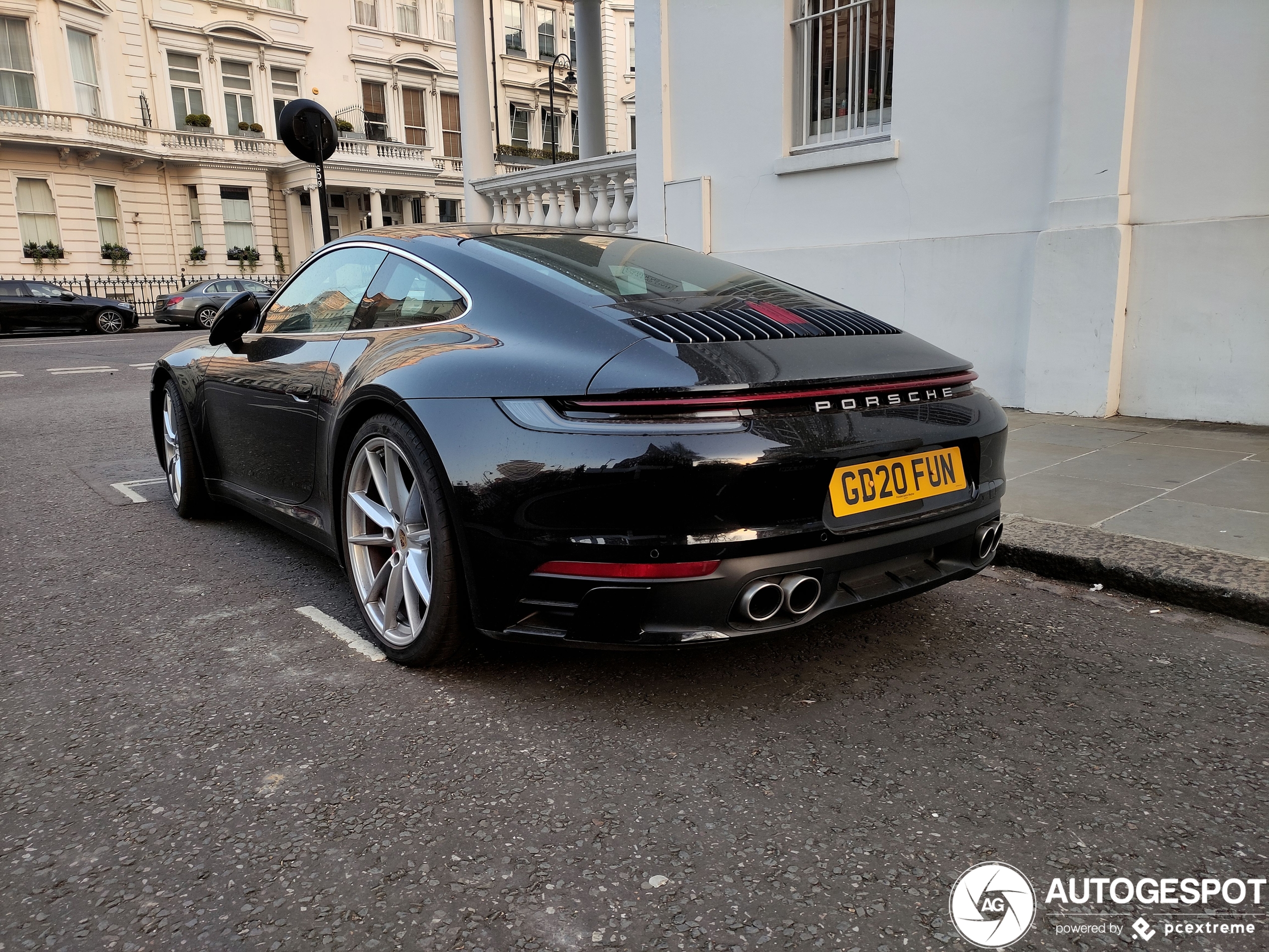 Porsche 992 Carrera 4S