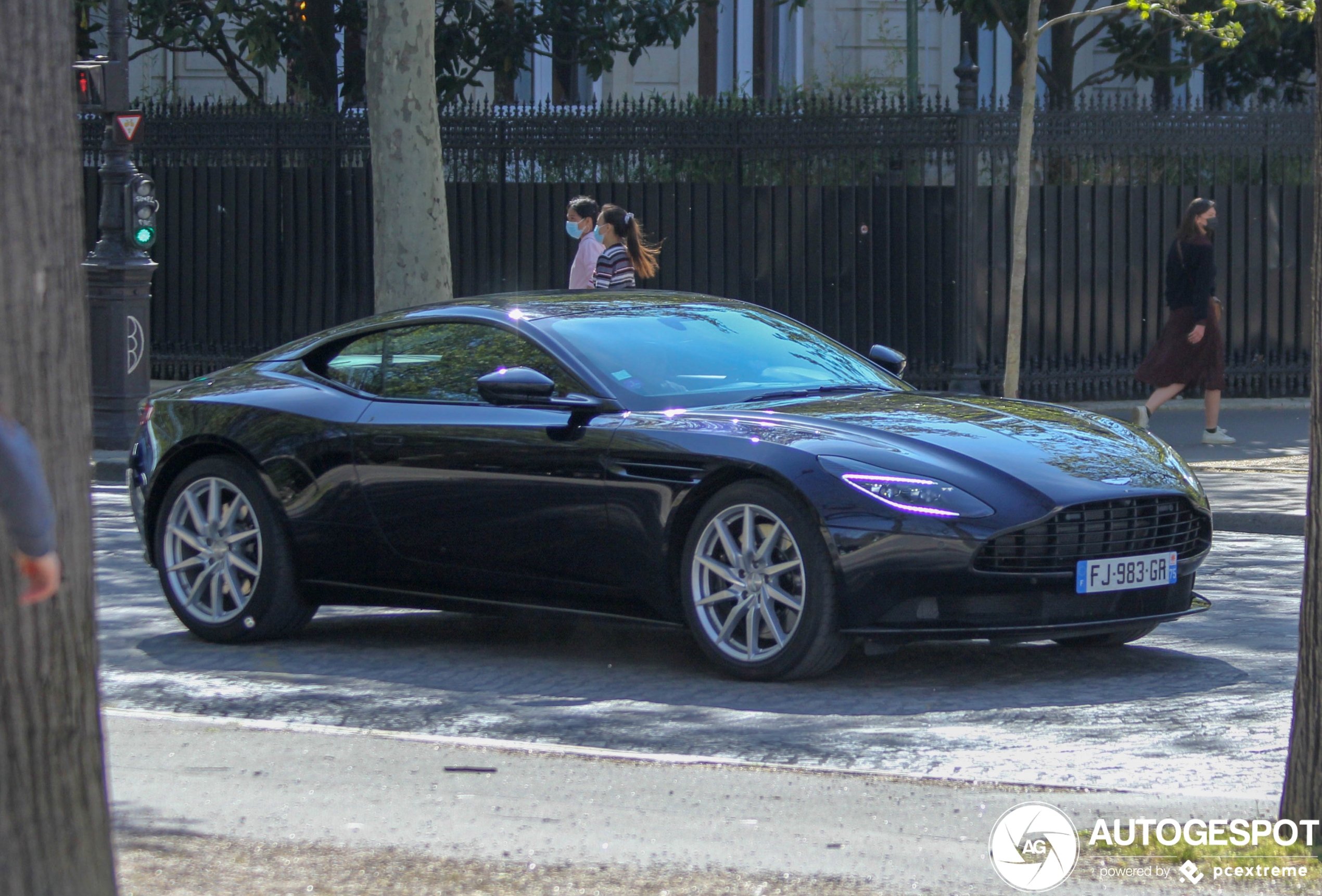 Aston Martin DB11 V8