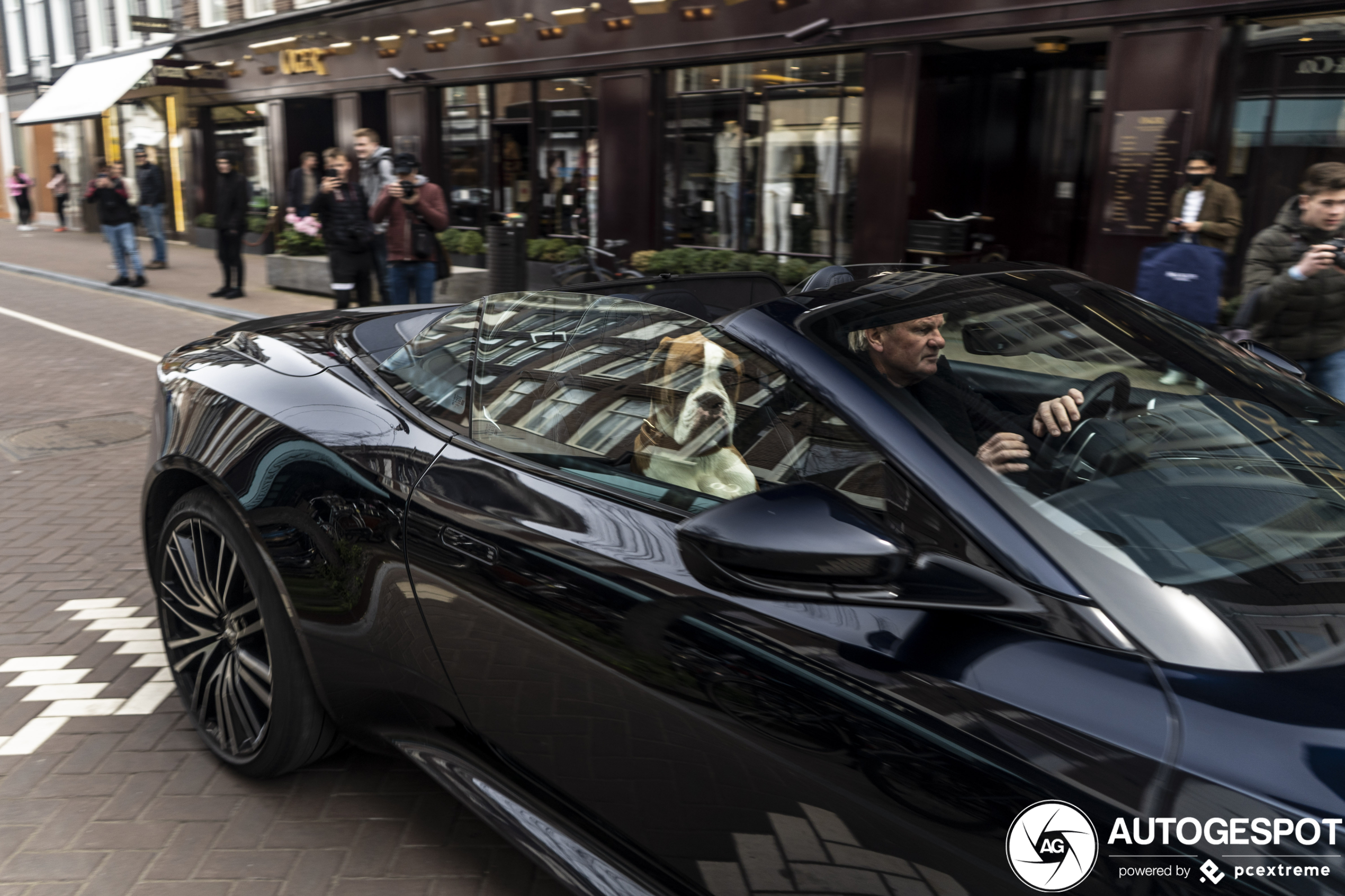 Aston Martin DBS Superleggera Volante