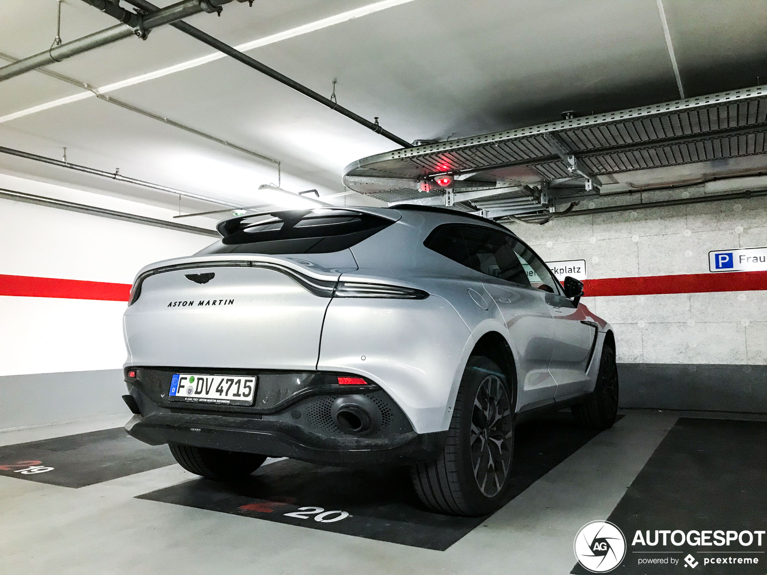 Aston Martin DBX