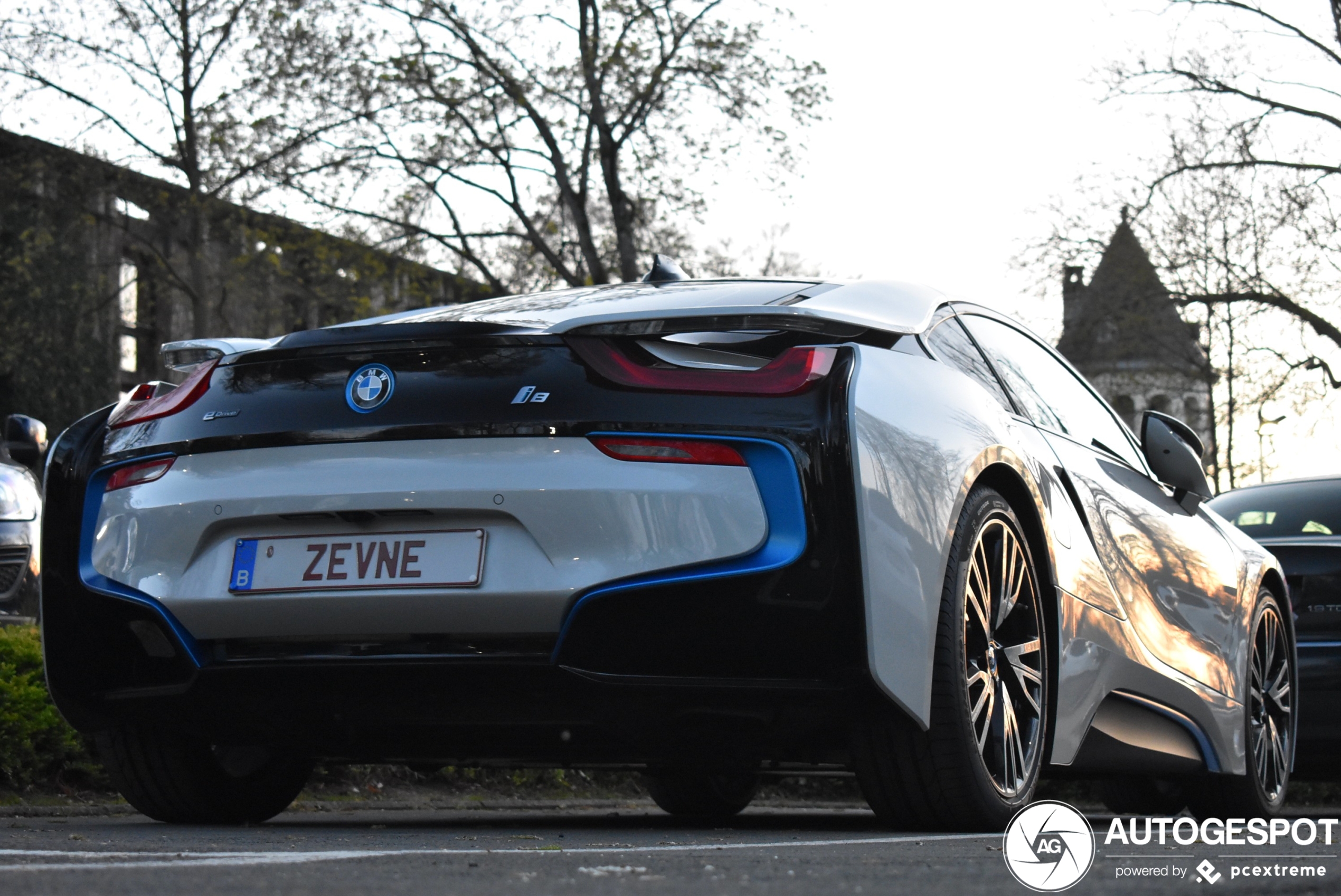 BMW i8