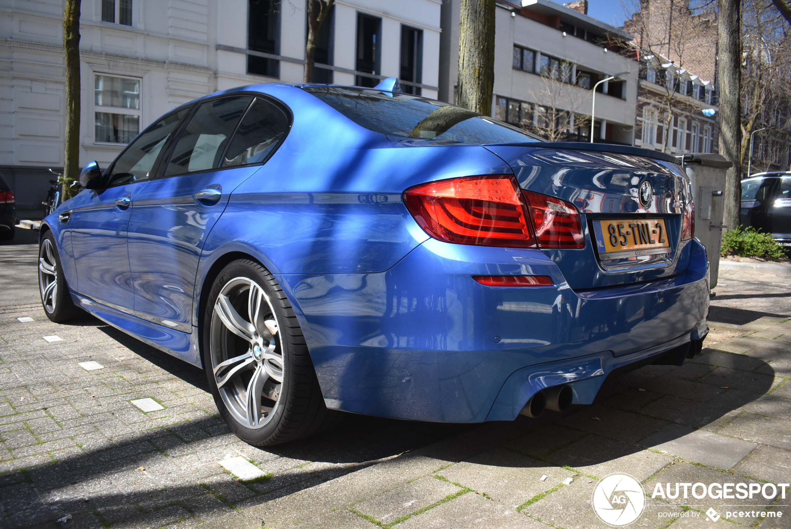 BMW M5 F10 2011