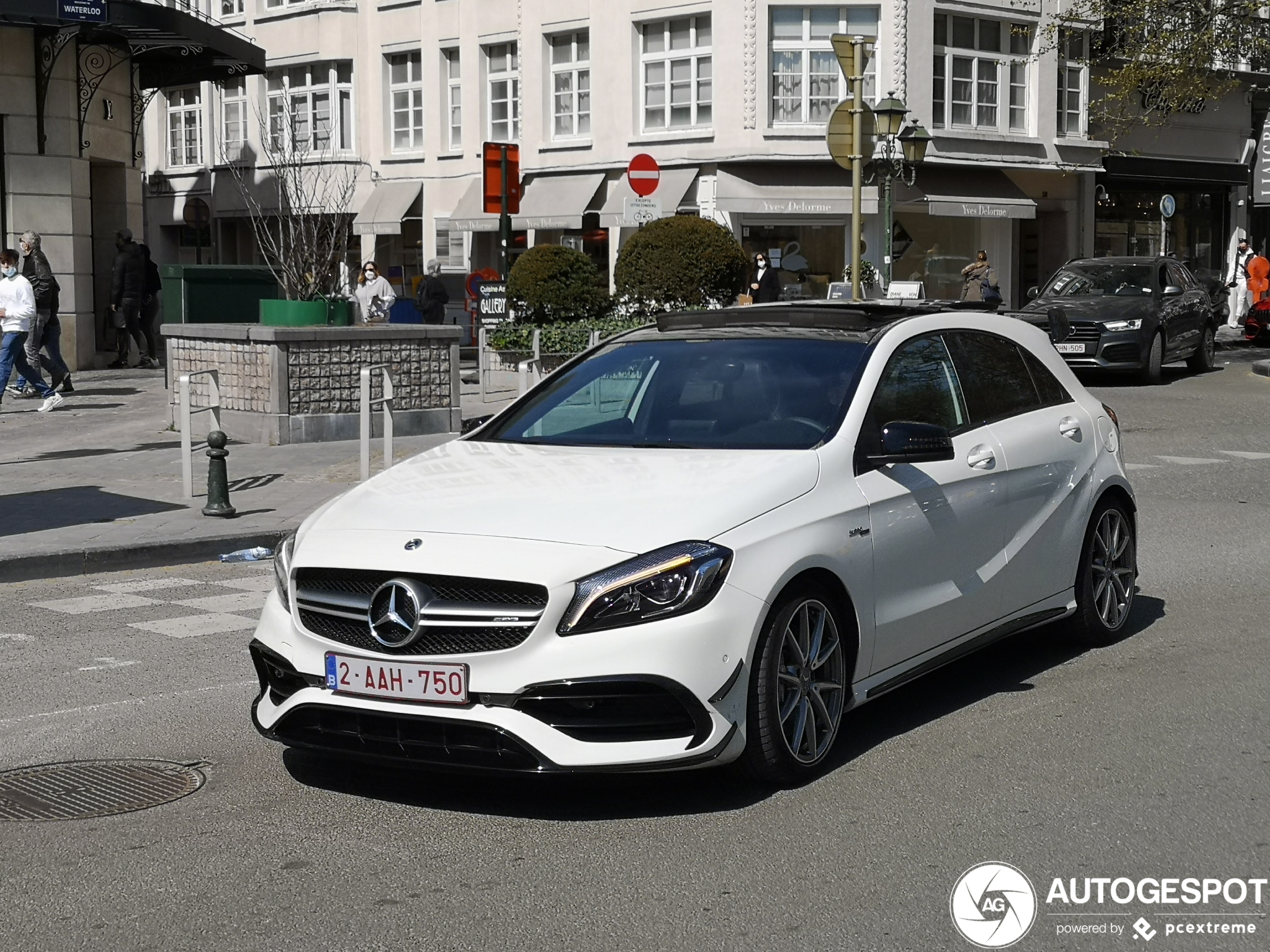 Mercedes-AMG A 45 W176 2015