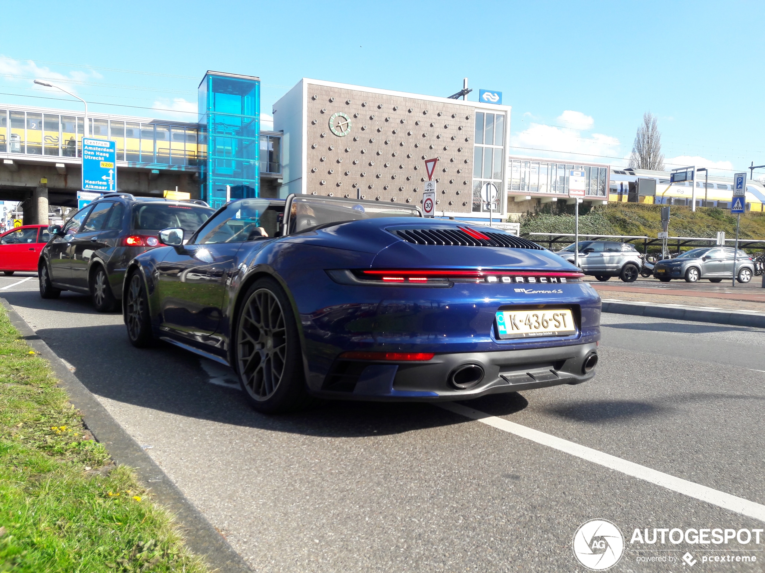 Porsche 992 Carrera 4S Cabriolet