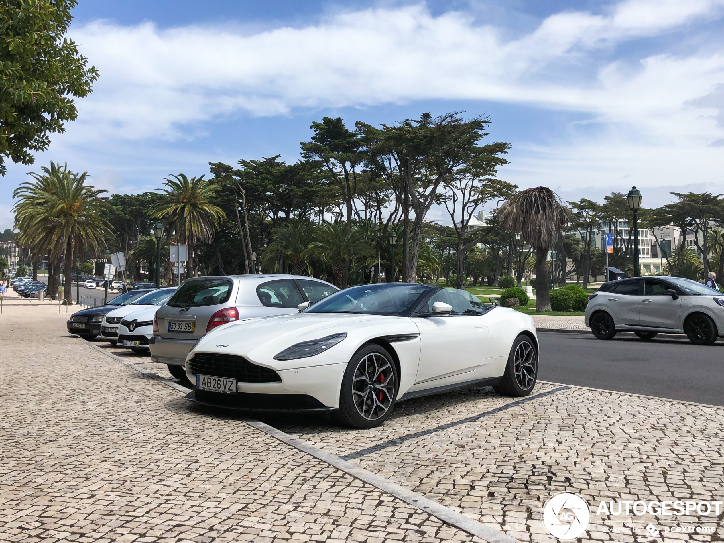 Aston Martin DB11 V8 Volante