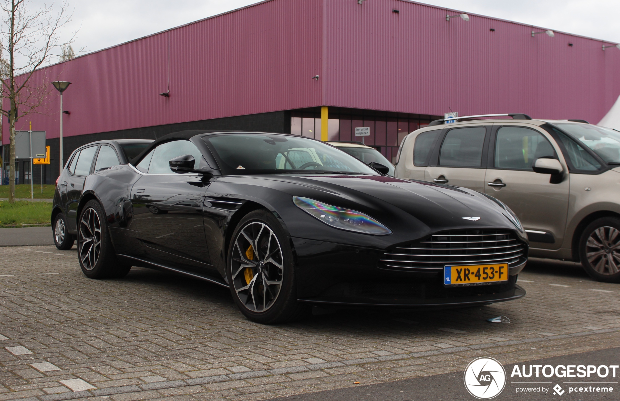 Aston Martin DB11 V8 Volante