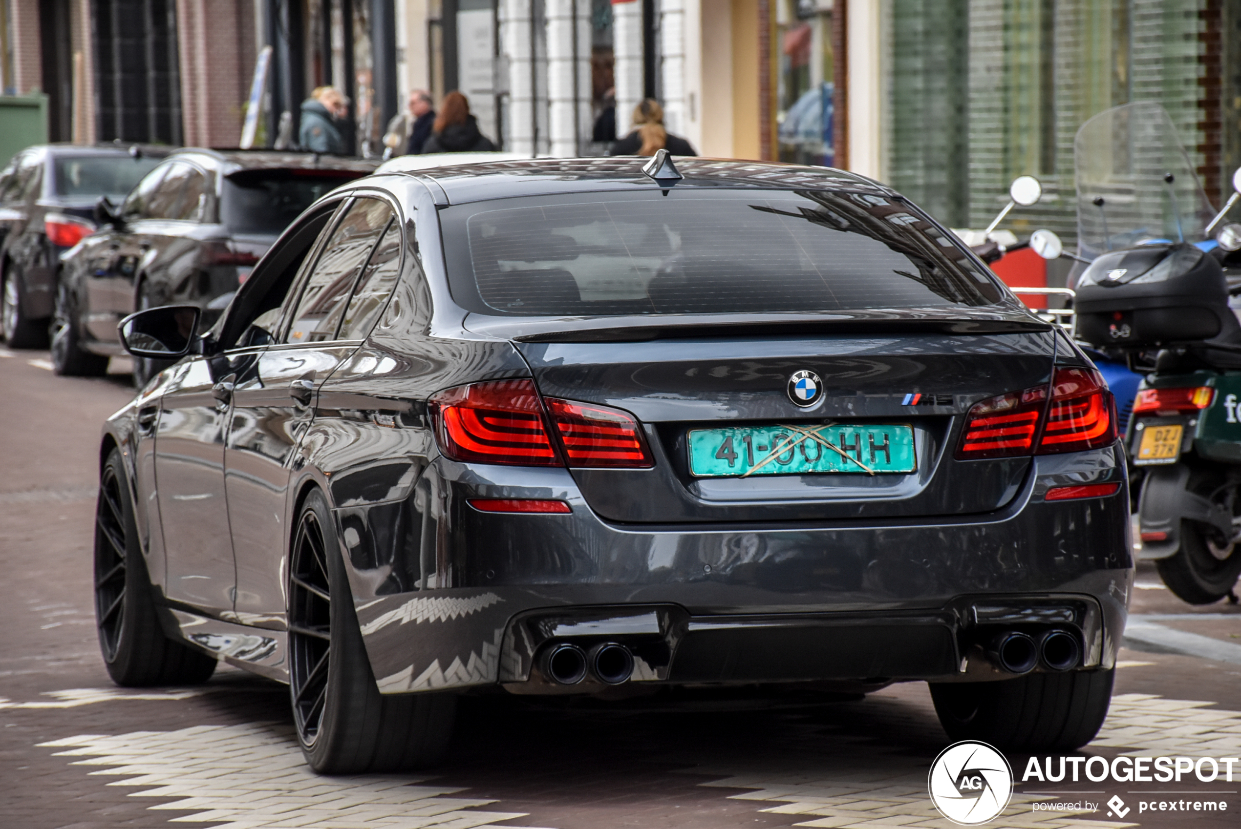 BMW M5 F10 2011