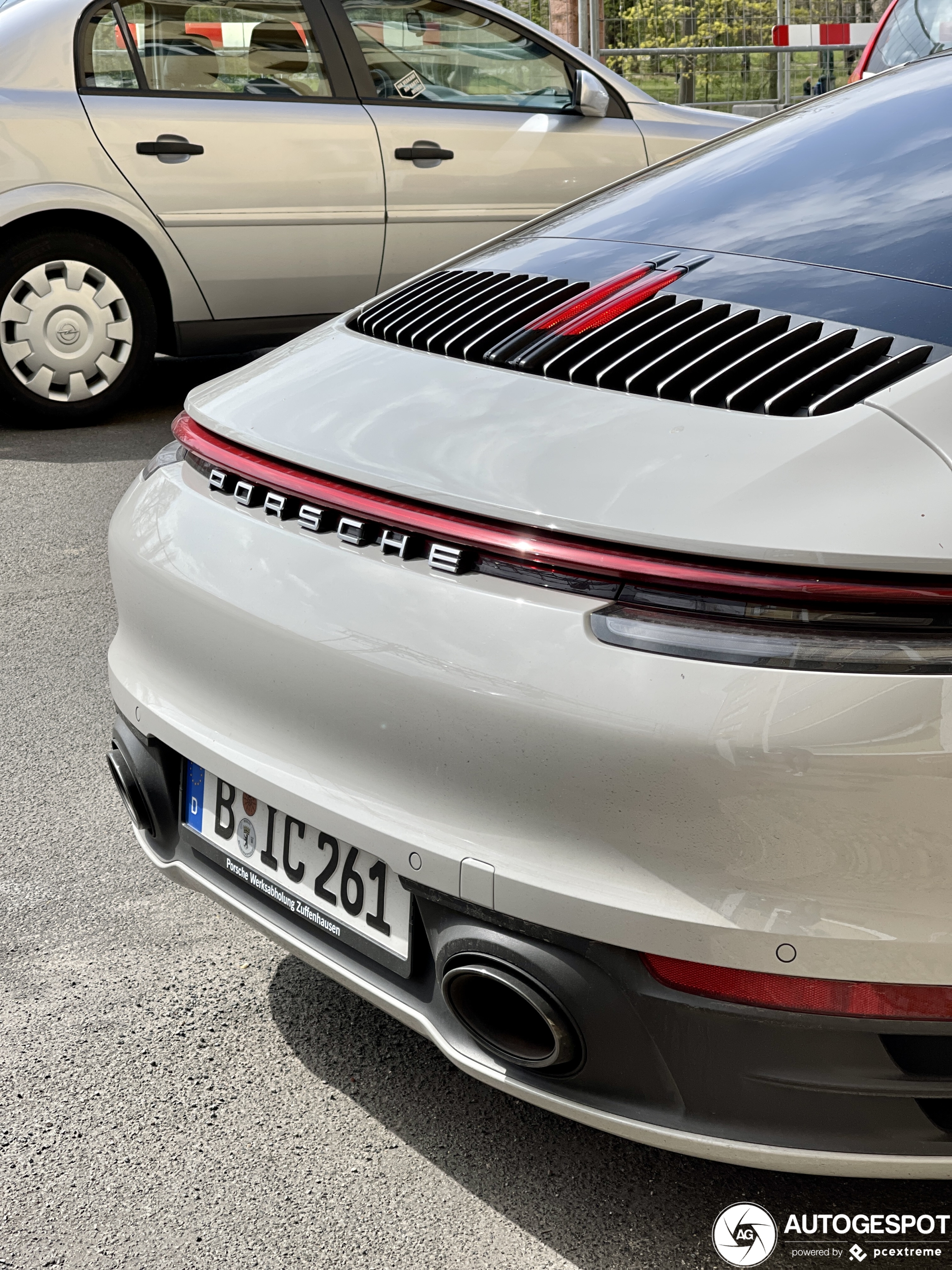 Porsche 992 Carrera 4S