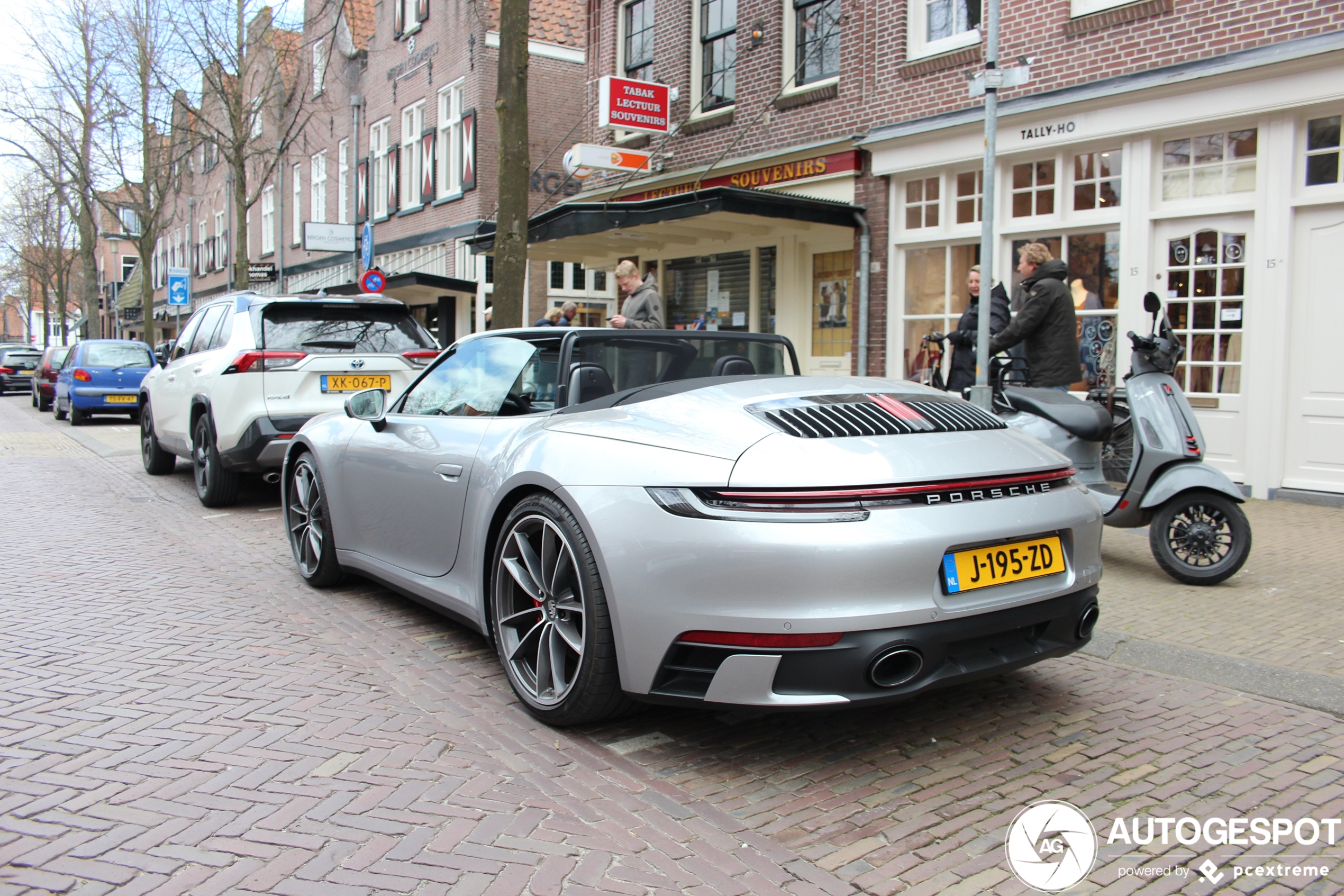 Porsche 992 Carrera 4S Cabriolet