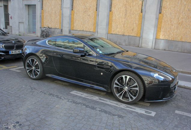 Aston Martin V12 Vantage