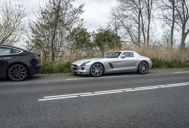 Mercedes-Benz SLS AMG