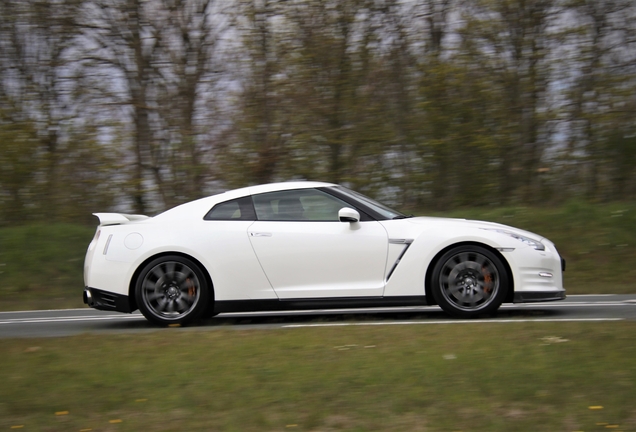 Nissan GT-R 2011